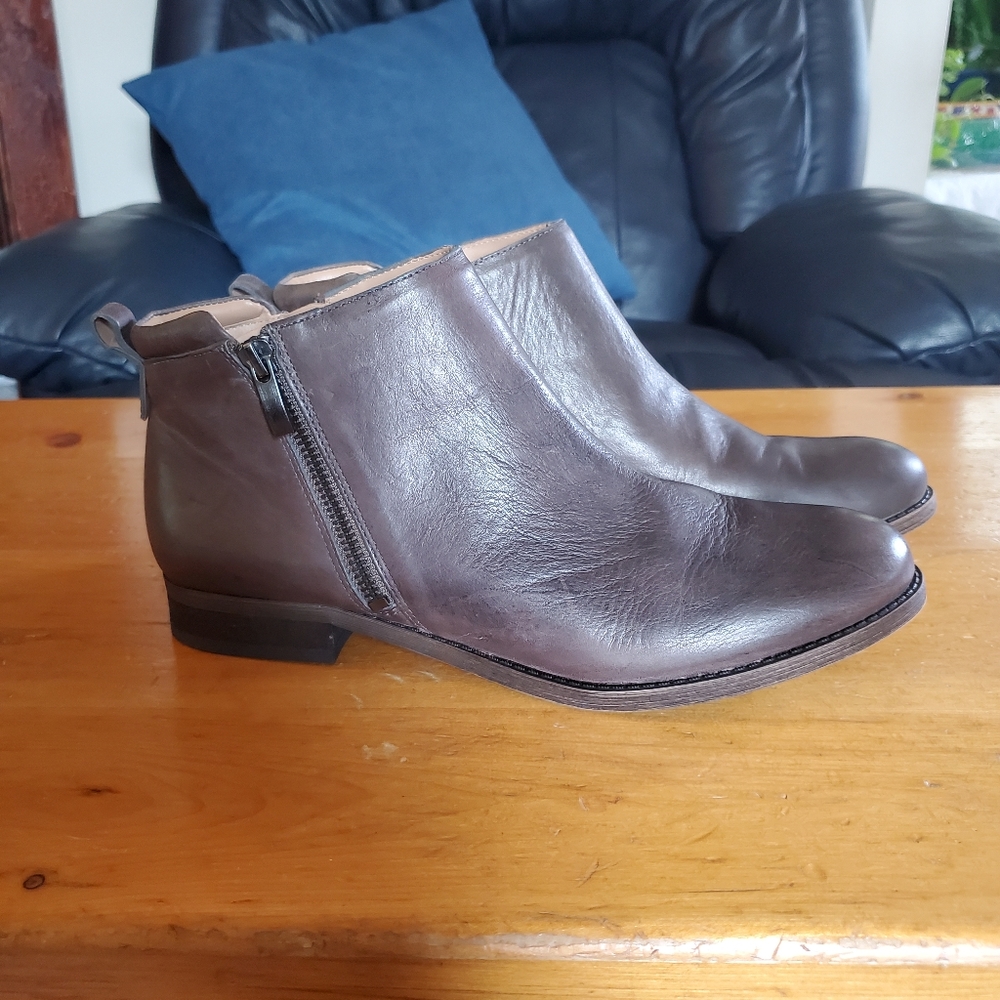 Franco Sarto Leather Ankle Boots Size 10m.